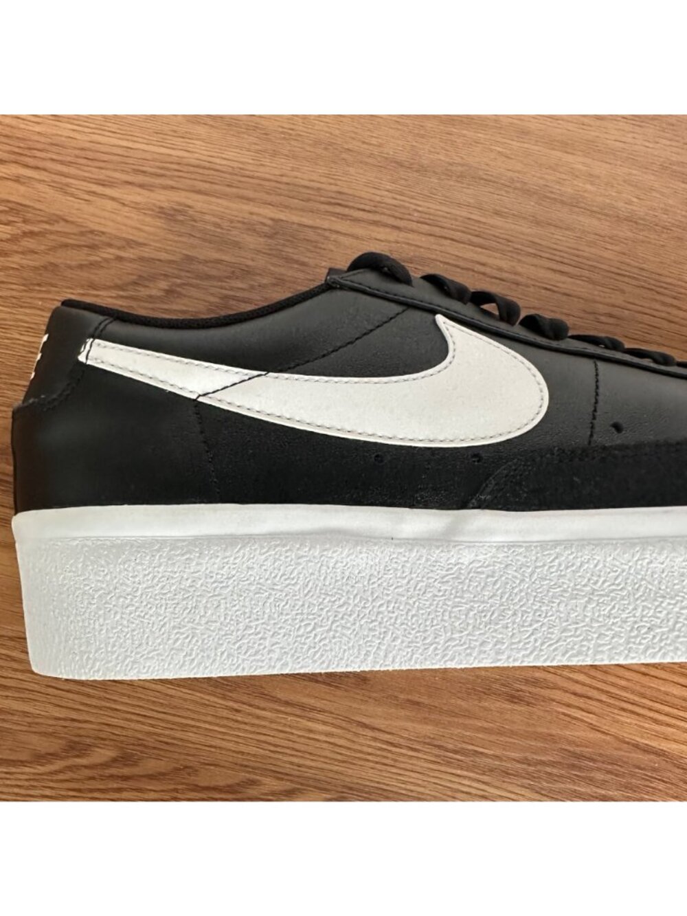 ⭐Rare Nike Blazer Low Platform Sz 12 Women Shoes Black White Sneakers DJ0292-001 - Picture 6 of 11